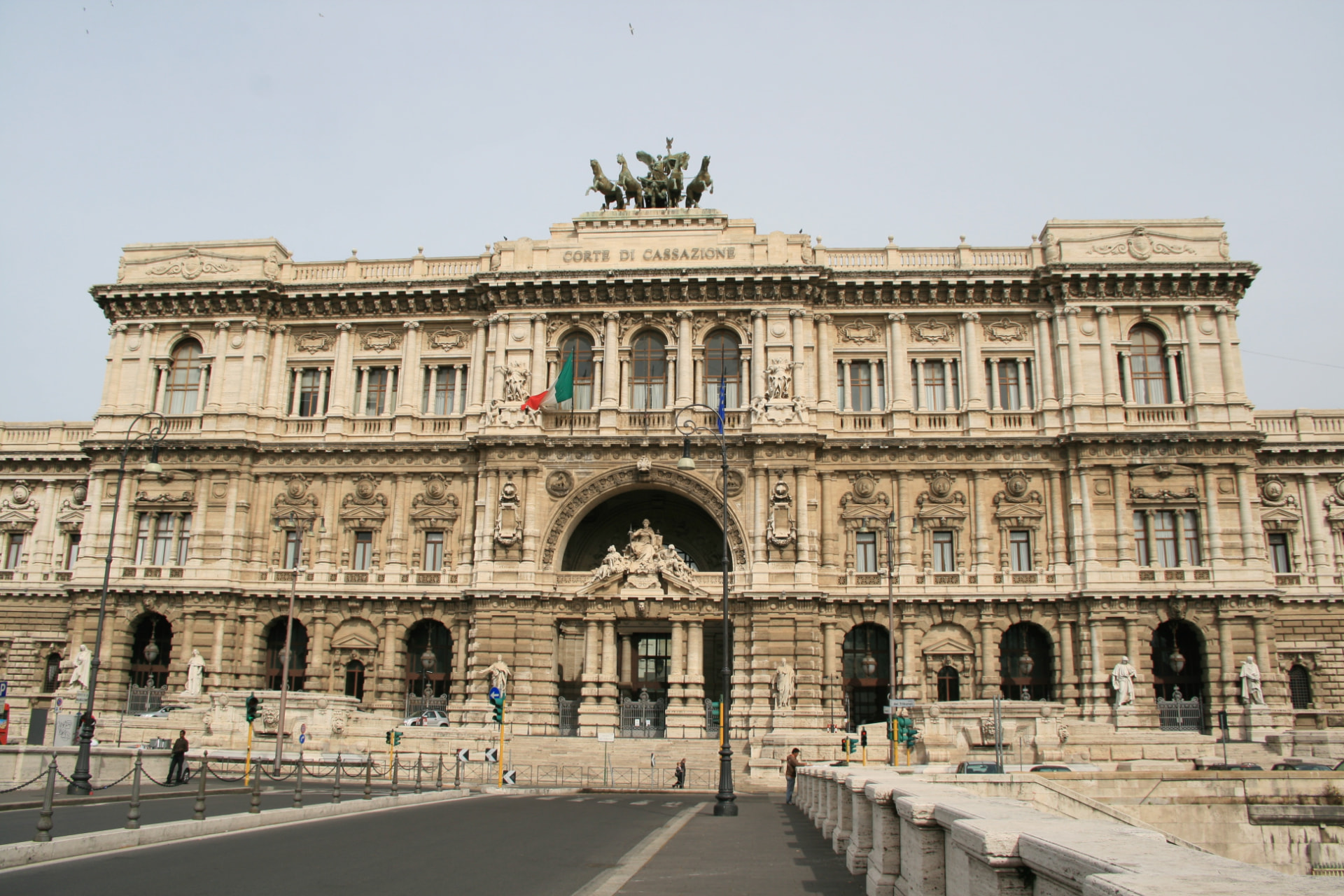La facciata del Palazzo di Giustizia, sede della Corte di Cassazione a Roma